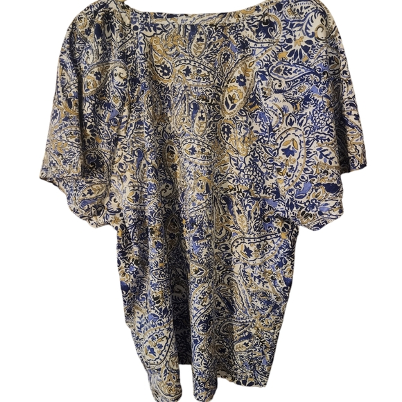 Womens short sleeve blouse floral design - Picture 3 of 5